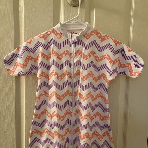 Revelae Cozy Baby Sleeper Swaddle Wearable Blanket Chevron Size 3-9M - Picture 2 of 10